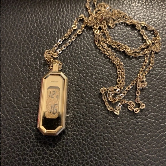 Seiko Accessories - Seiko Gold Digital Pendant Watch